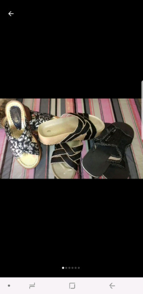 Tres pares de calzado