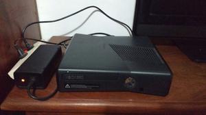 Xbox 360 con 24 juegos, 2 joystick, disco duro de 300Gb y