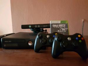 Xbox 360 kinect + 2 joysticks + juego