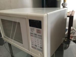 Microondas Westinghouse color blanco