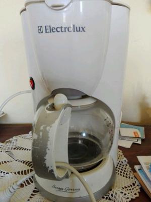 Electrolux, cafetera blanca