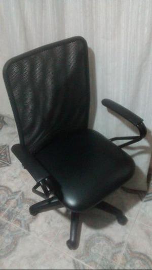 silla de oficina,pc, ejecutivo,en exelente estado,como nuevo