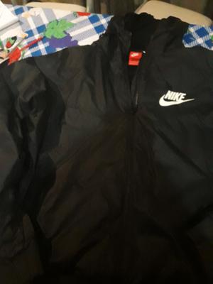 Campera nike negra