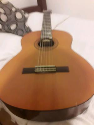 Guitarra yamaha c40