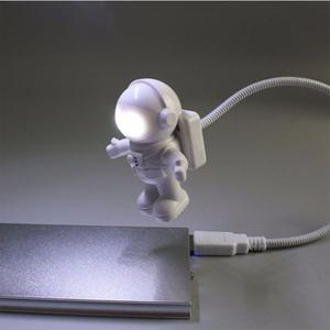 Lampara Luz Led Usb Astronauta Notebook - Moron Libertad