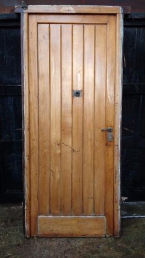 Puerta madera dura