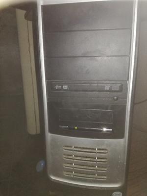 VENDO PC EXCELENTE ESTADO