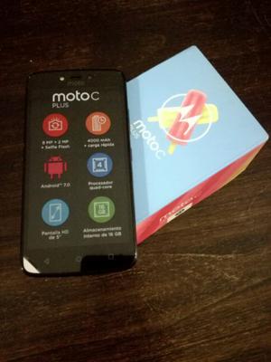 Vendo combo navideño Moto C Plus más accesorios