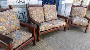 Hermoso juego de sillones de algarrobo con almohadones