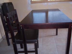 Se vende mesa con sillas