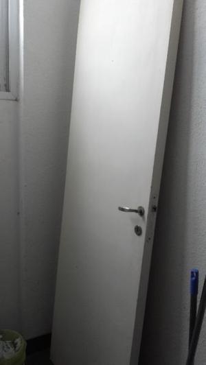 puerta placa blanca