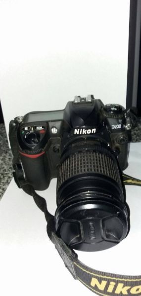 Camara Nikon D200