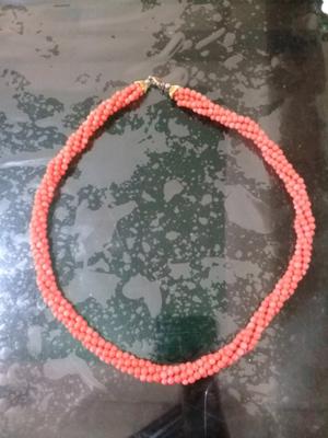 Gargantillas Italiana. Collar de perlas, collar color coral.