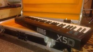 Korg X5d Ambil, estado impecable.