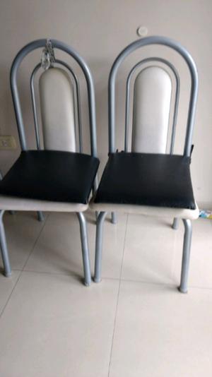 Mesa y sillas