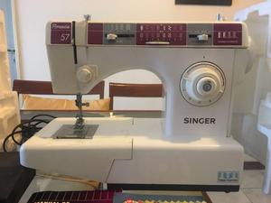 Máquina De coser Singer Florencia 57