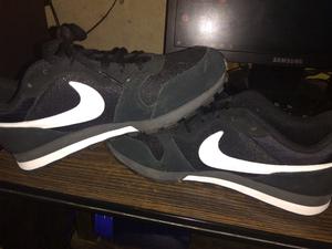 Nike MD Runners talle 40