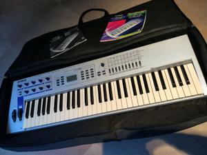 Teclado sintetizador Yamaha Cs2x