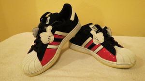 Zapatillas para chicos marca ADIDAS con motivos Disney