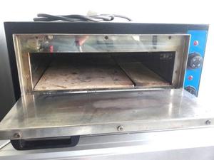 Horno eléctrico con ladrillos refractarios