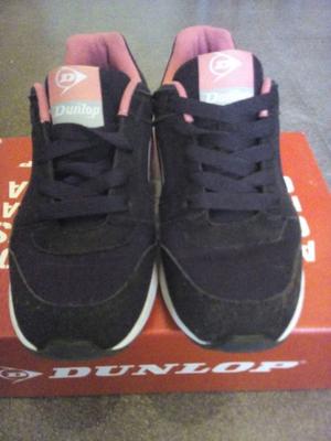 Zapatillas deportivas marca Dunlop. Número 37 (chicas)
