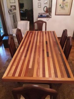 Mesa madera dura de alta carpinteria.