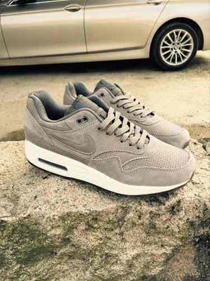 Nike Air Max 1 Deluxe
