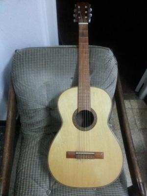 VENDO GUITARRA CRIOLLA USADA MUY BUEN ESTADO