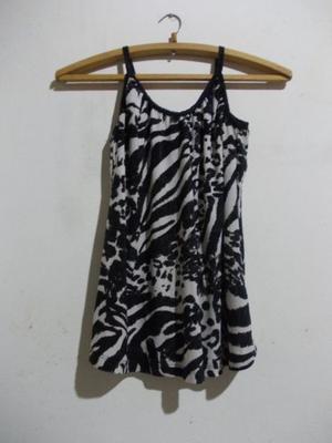 Remera con estampa animal print