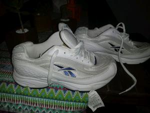Zapatillas deportivas blancas