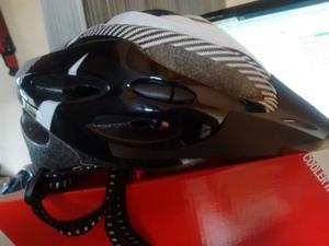 casco para bicicleta con 1 luz atras