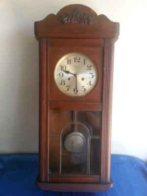 Antiguo reloj f m s a cuerda con carrillon