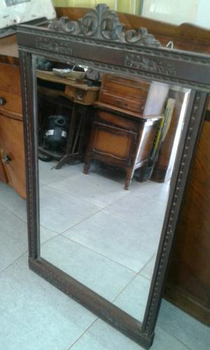 Espejo antiguo labrado