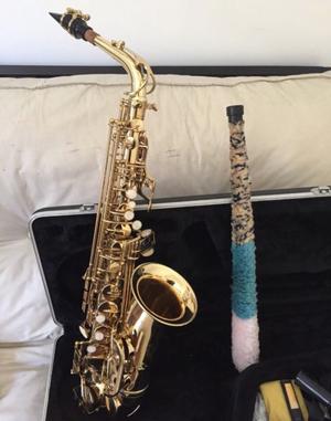 Saxofón alto impecable