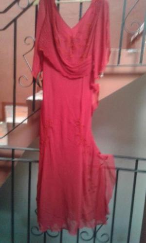 Vestido de fiesta. SIN USO. Bordado en mostacillas, con