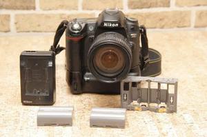 Nikon D80 + Lente 18-70mm 1:3.5-4.5 + Grip
