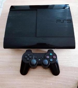 PS3 500GB con un joystick y juegos digitales