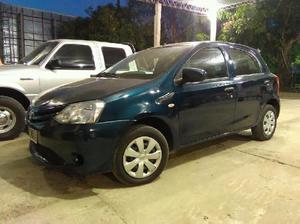 Vendo Toyota Etios 2014