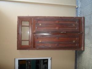 ventana antigua de madera