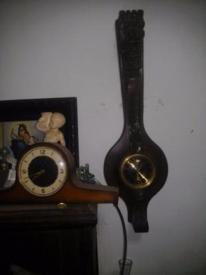 Antiguo Reloj Tallado