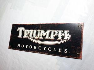 Carteles decorativos estilo vintage con logos de motos