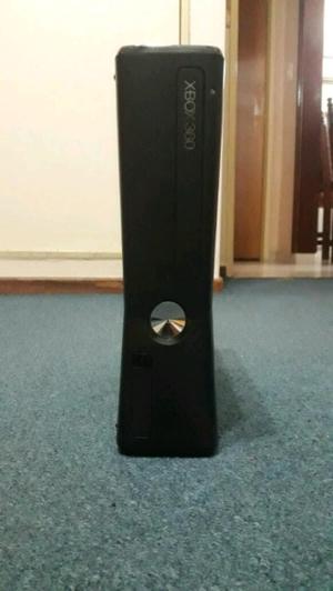 Xbox 360 slim 4gb Kinect.