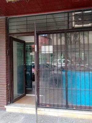 LOCAL EN VENTA...CALLE LAMADRID AL 2500