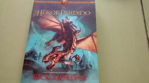 Novela El Héroe Perdido de Rick Riordan, perfecto estado !!