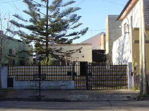 casa con jardin, terraza, galpon. lista p/escriturar, Lanus