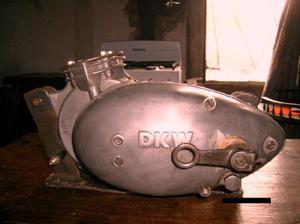 motor de moto antigua dkw 125,en conjunto con carburador y