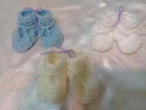 ESCARPINES BEBE VARIOS TONOS TEJIDOS AL CROCHET