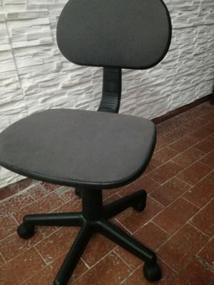 Silla de pc, escritorio, con rueditas