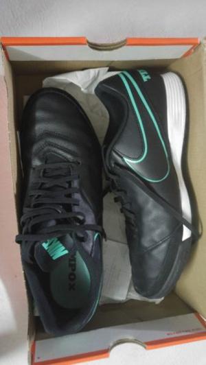 Botines Nike tiempo talle 42