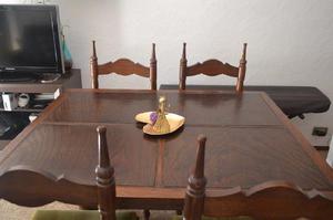Juego comedor, mesa y sillas madera estilo provenzal